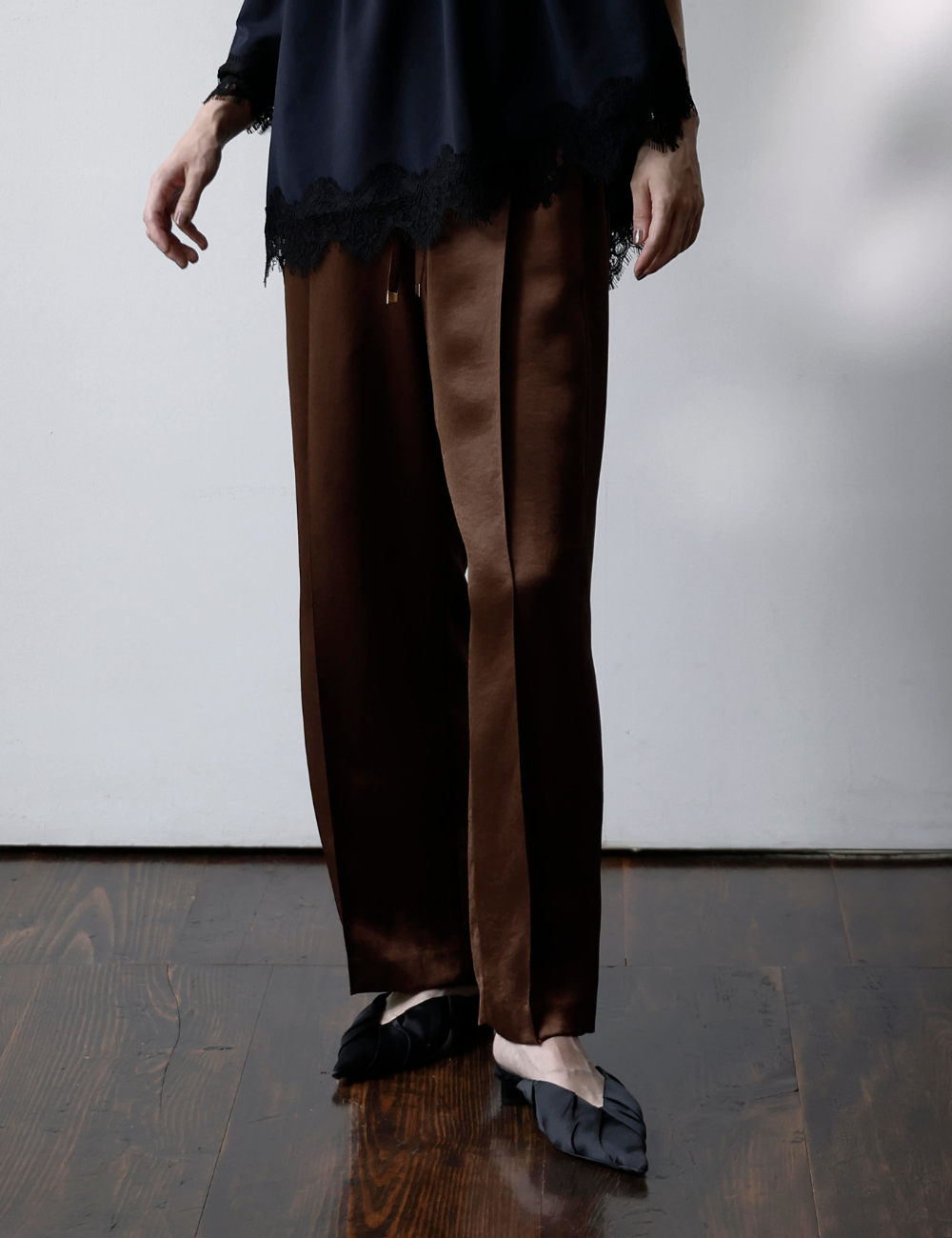 サテンイージーパンツ – weakend サテンイージーパンツ – weakend