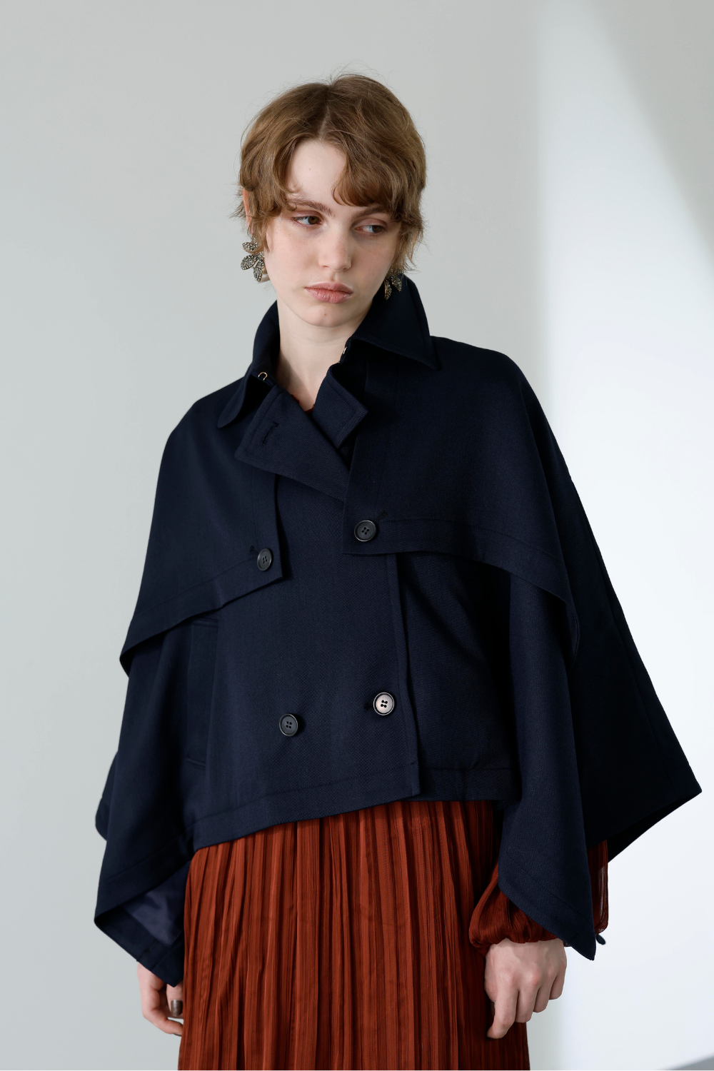 最終値下げ‼️cen.  ポンチョトレンチコート　サンプル品 最終値下げ‼️cen. ポンチョトレンチコート サンプル品 - メルカリ