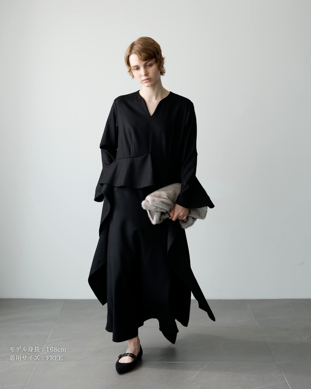 ペプラムリボンドレス