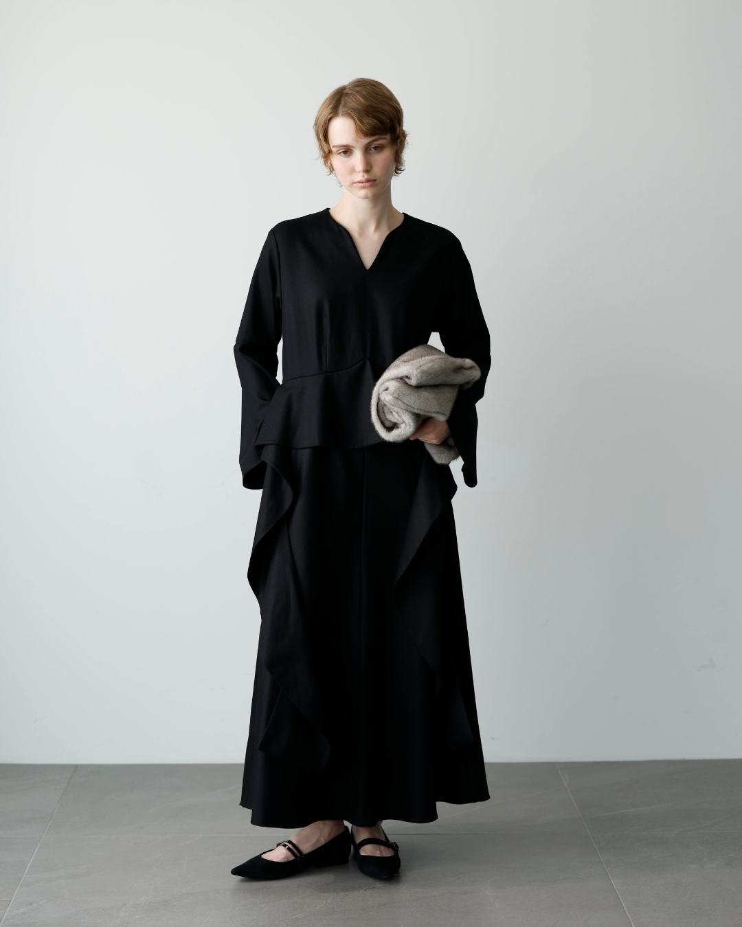 ペプラムリボンドレス