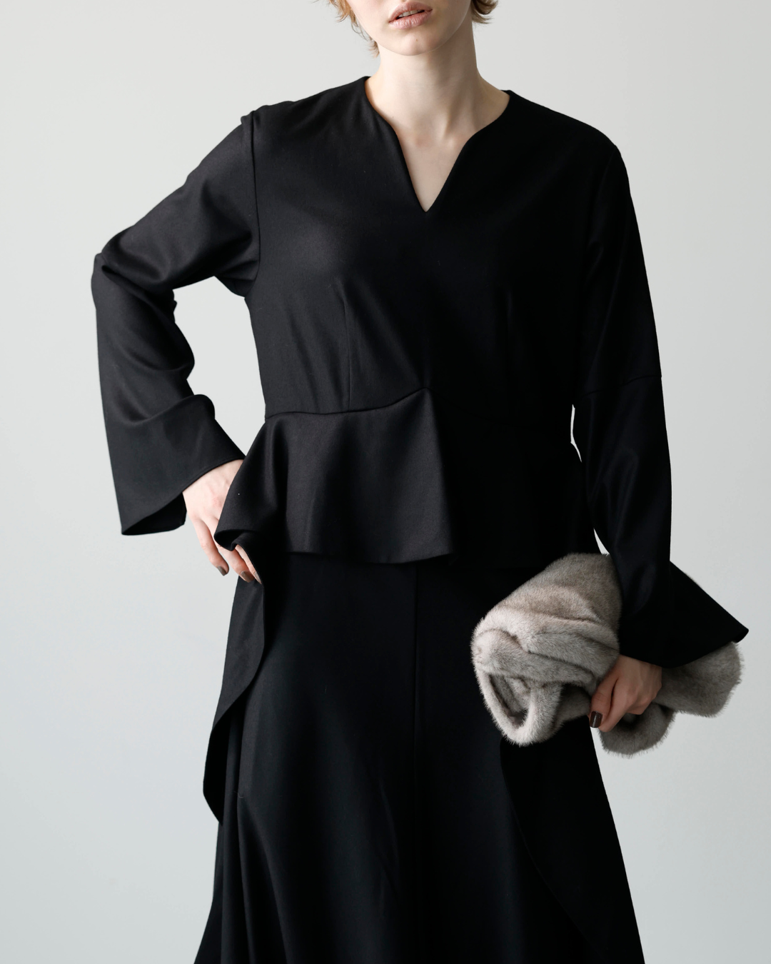 ペプラムリボンドレス