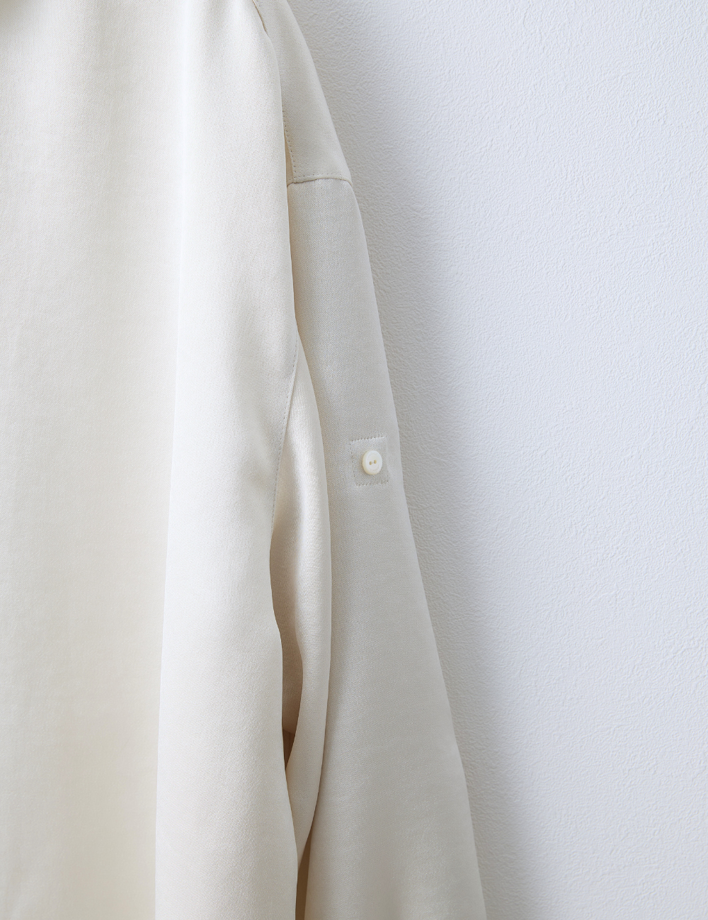 サテンリラックスシャツ