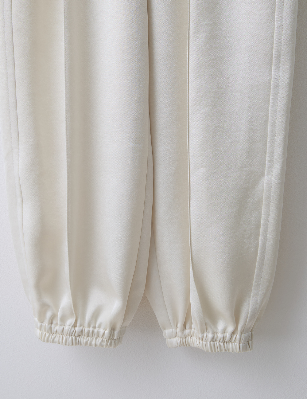 サテンジョガーパンツ