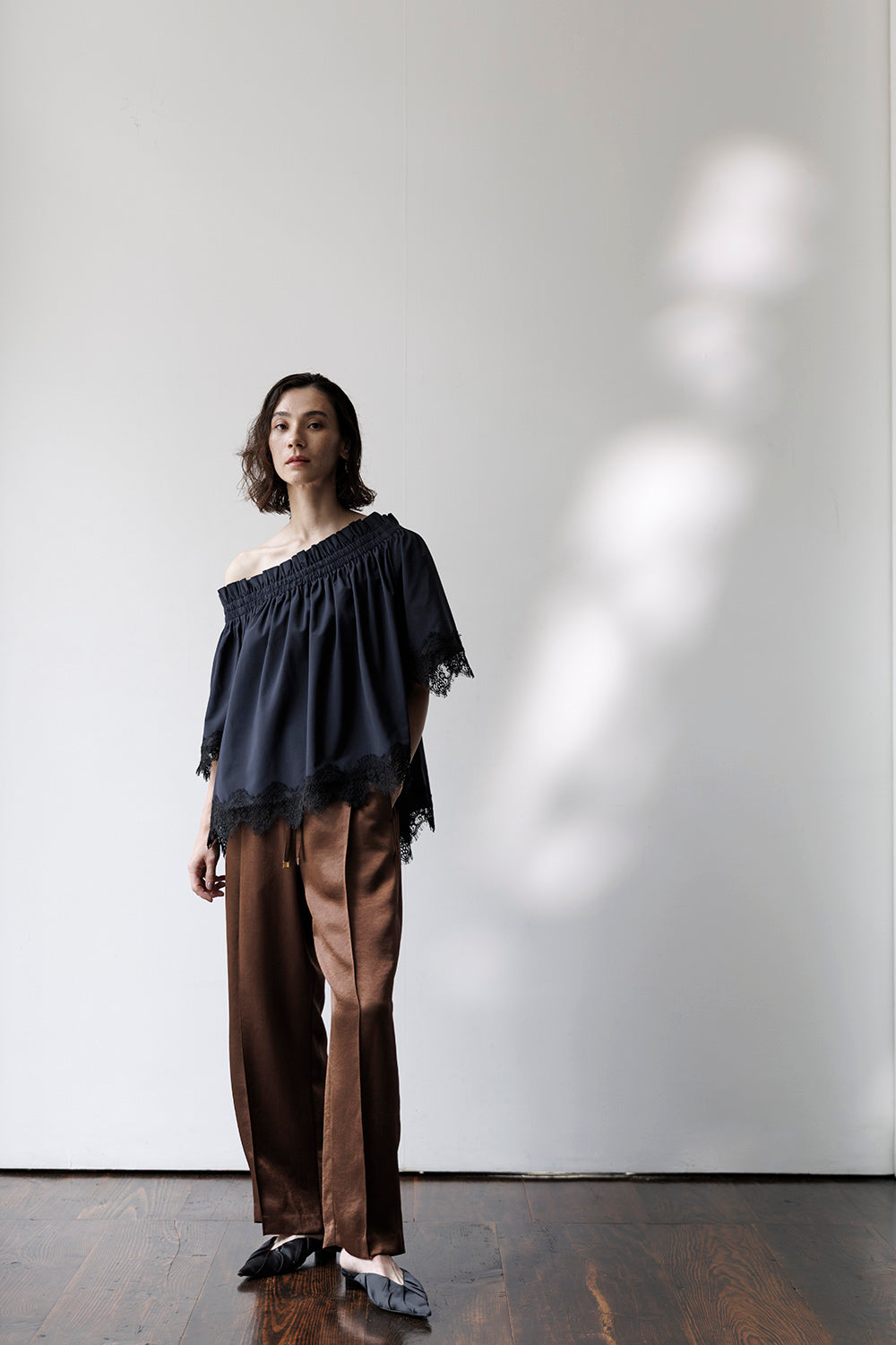 Lace Combination Top × Satin Easy Pants