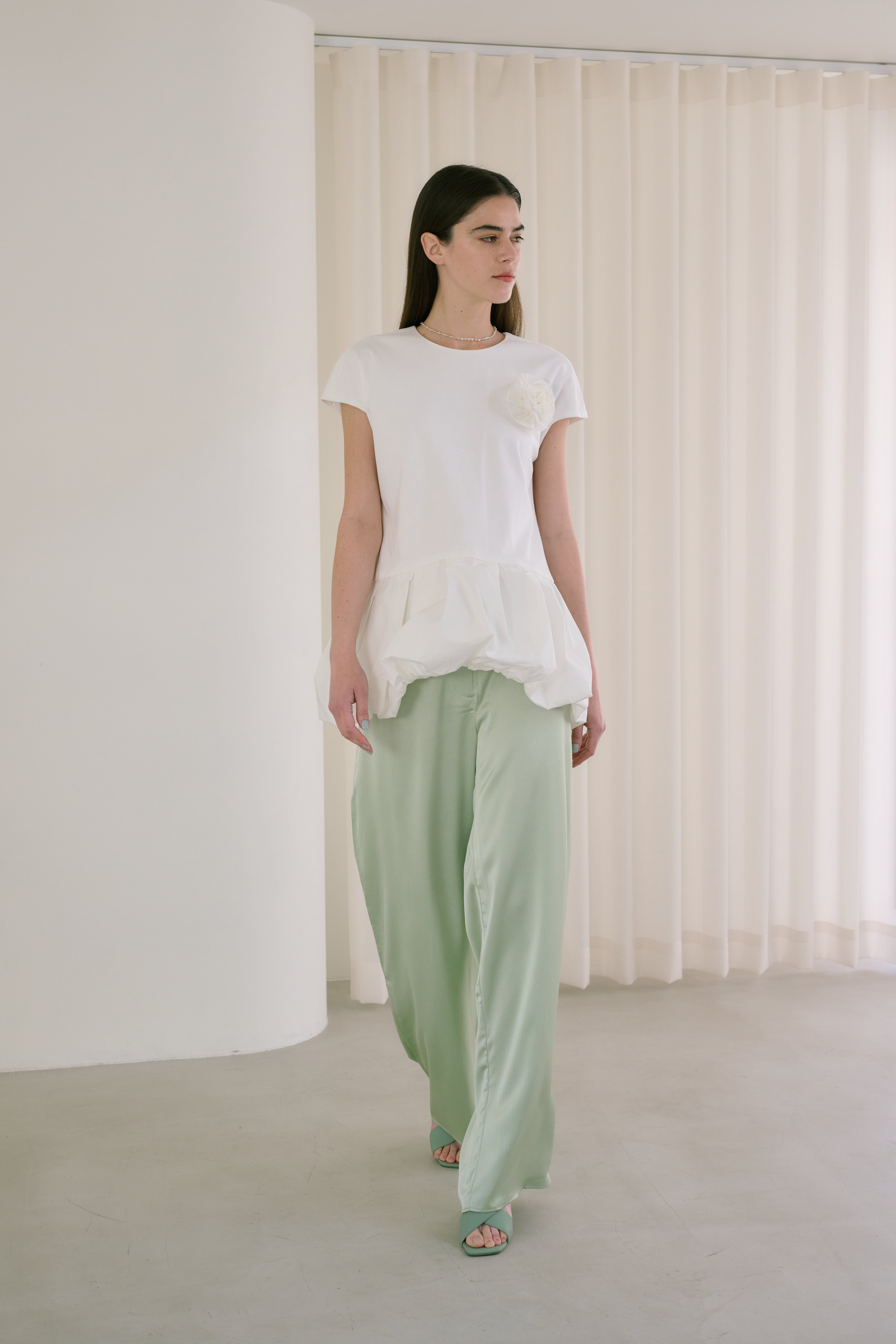 white_5d765d63-6721-48ba-82b3-9de256a09c8f.jpg